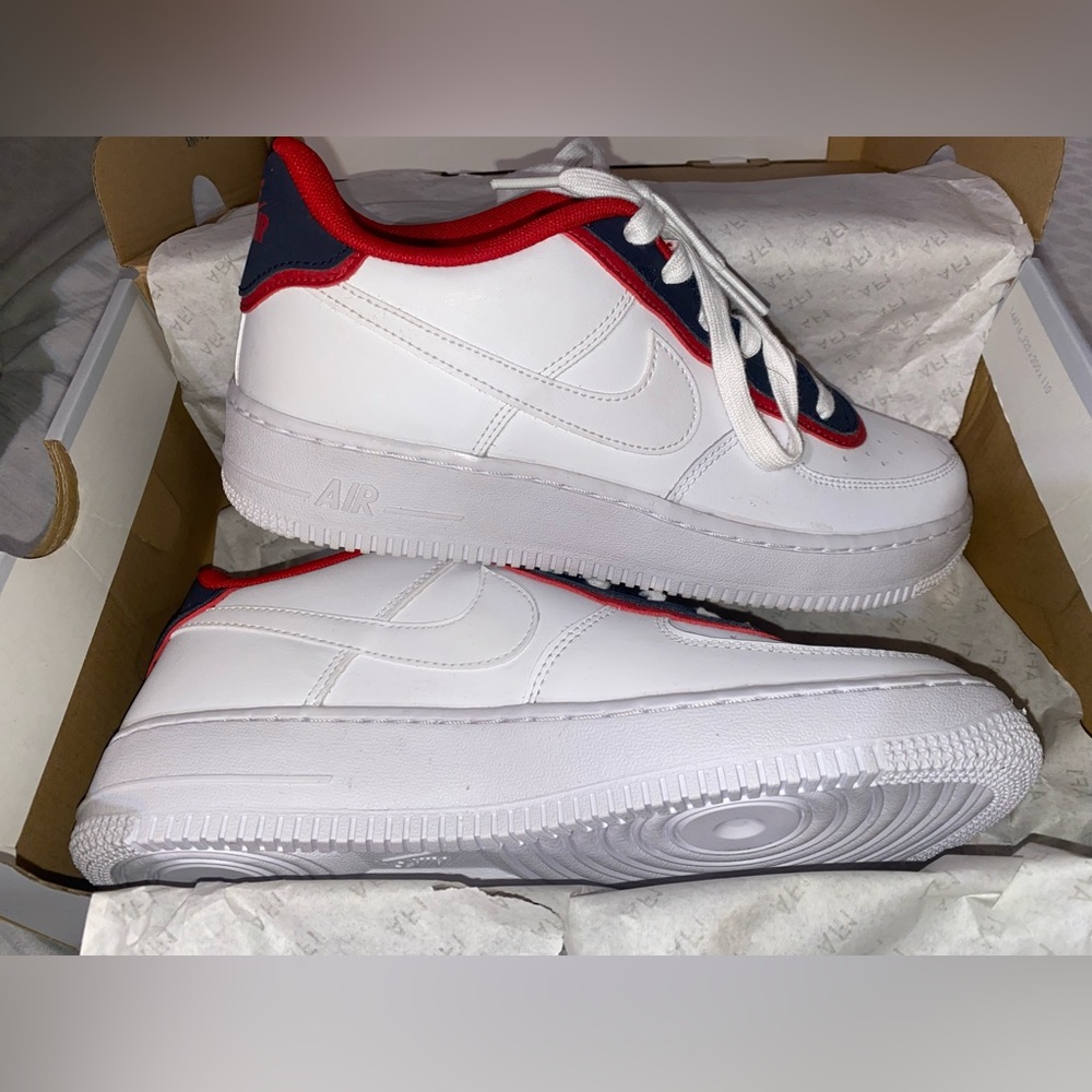 Brand new Nike Air Force 1 LV8 1 DBL (GS). Never worn!